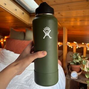 Hydro Flask Forest Green 40oz Thermos Water Bottle